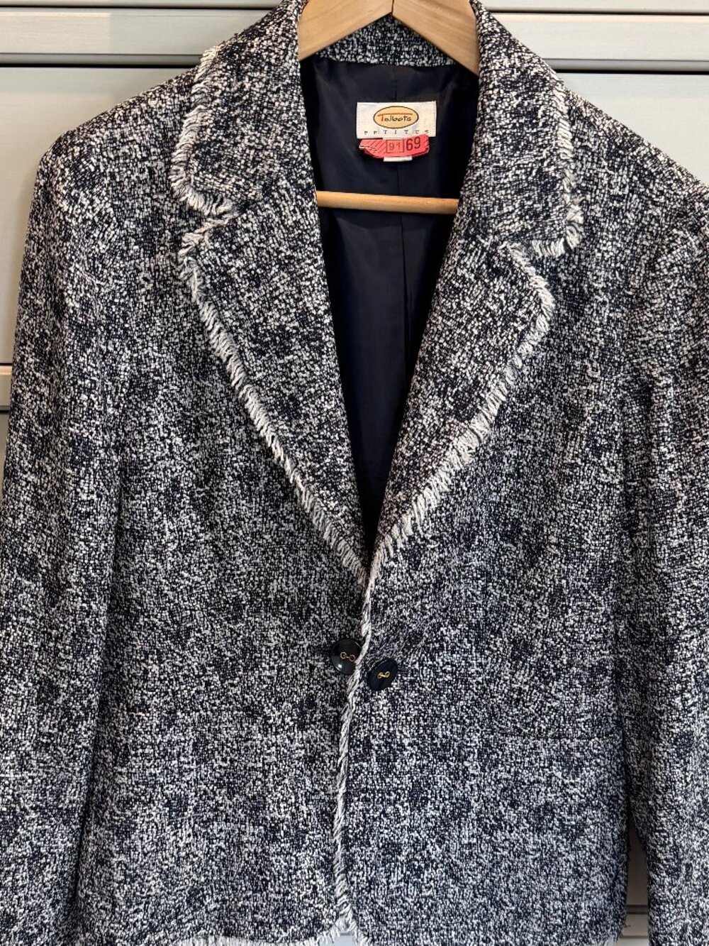 Talbots women's Blazer. Size petite large. Beautiful tweed navy fabric.